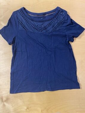 St. John's Bay Navy Eyelet Yoke Short Sleeve Tee Medium (QY)